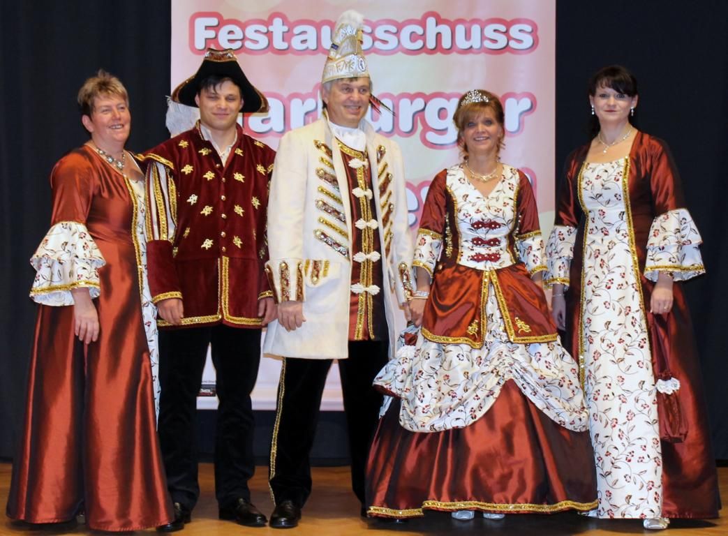 Prinzenpaar mit Hofstaat